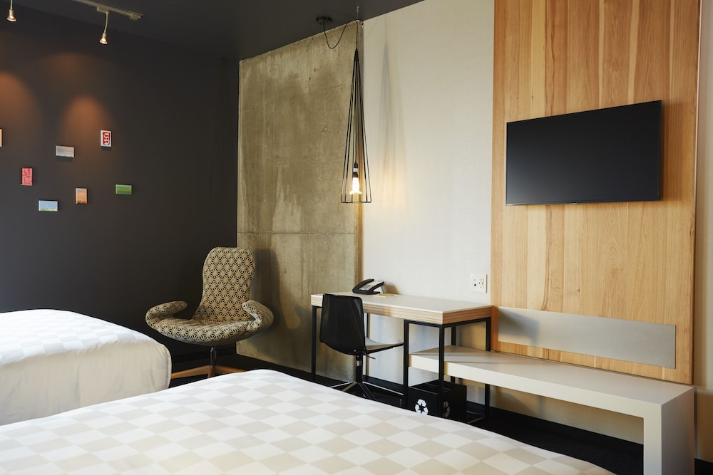 ALT HOTEL WINNIPEG 7/41