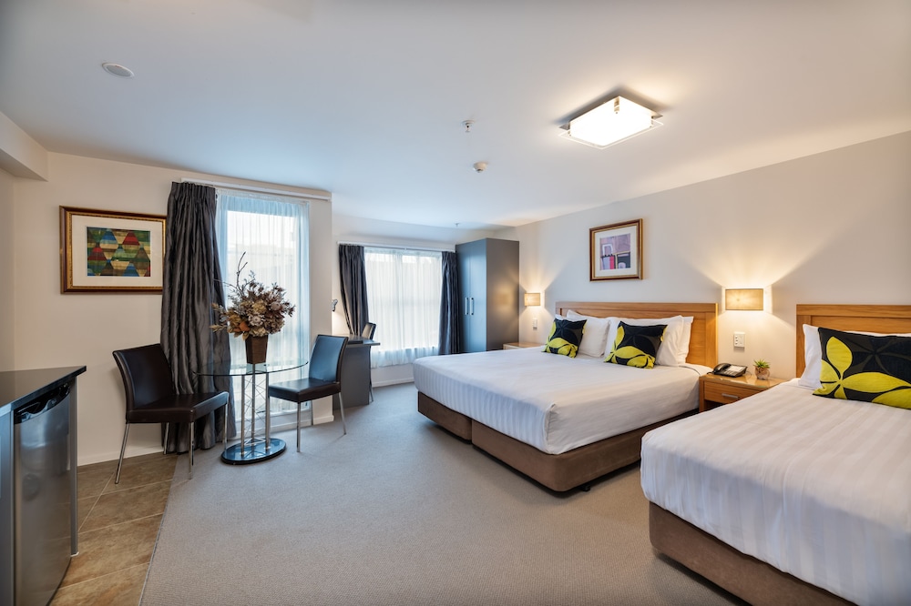 BUSINESS, EXECUTIVE, SUITE