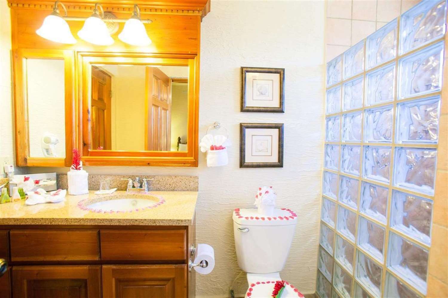 Clarion Suites Roatan at Pineapple Villas 46/46