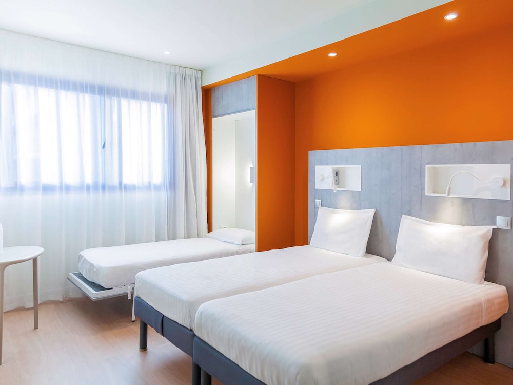 STANDARD, TWIN BEDS