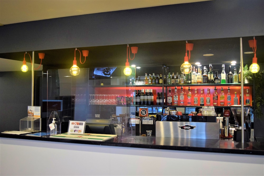 IBIS SYDNEY THORNLEIGH 8/62
