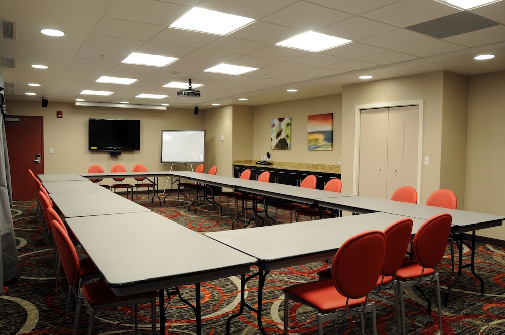 Chateau Inn and Suites Bonnyville 36/42