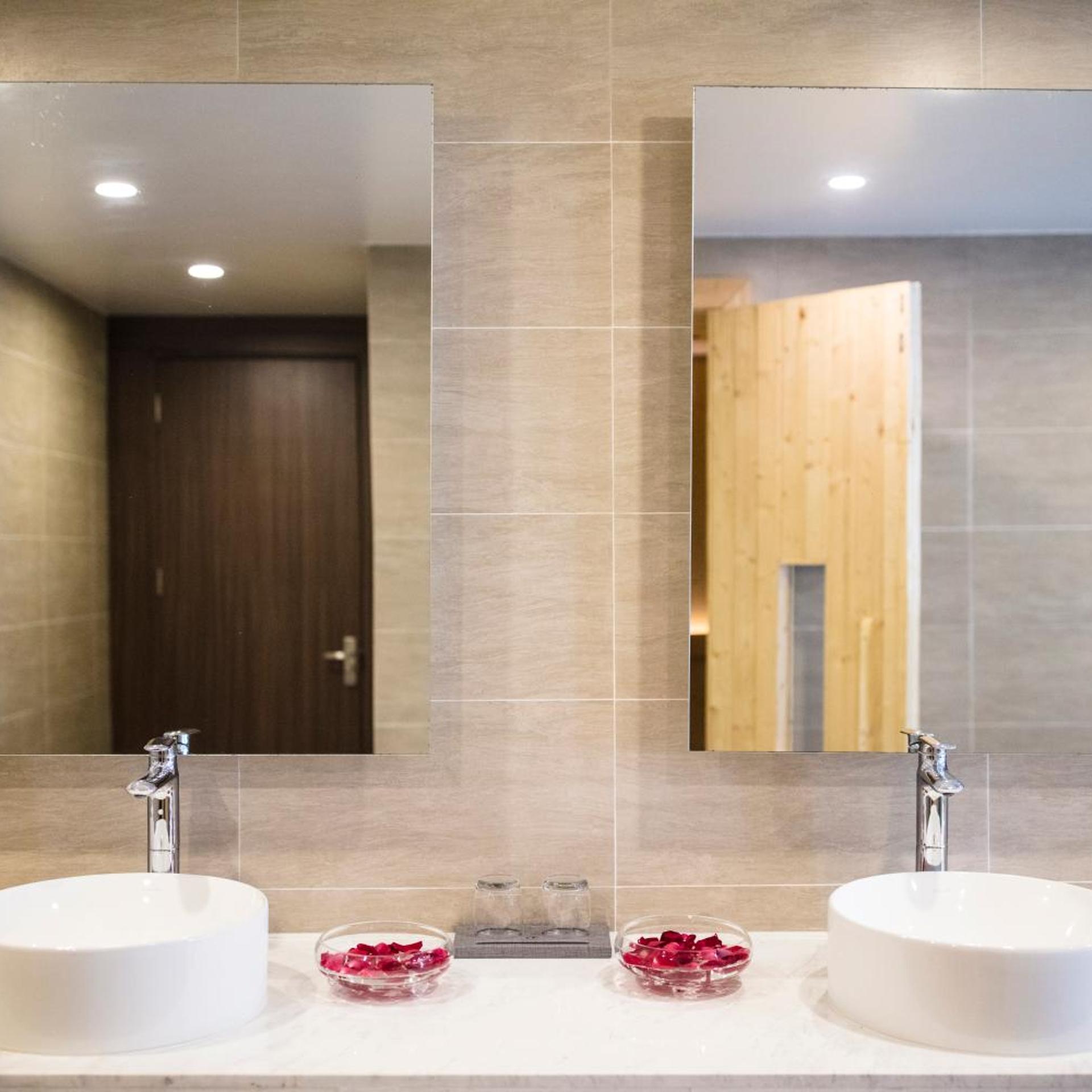 Central Hotel Thanh Hoa 44/48
