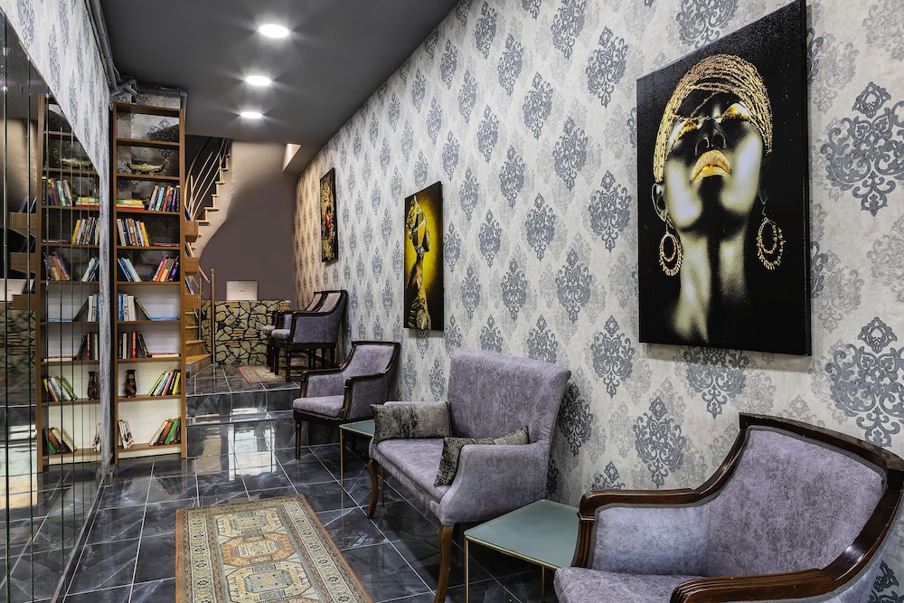 Dove Hotel 30/47