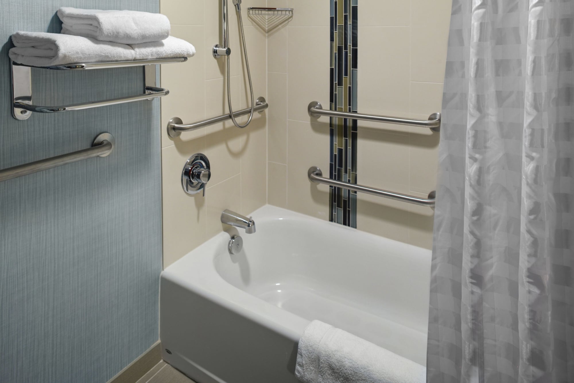 جناح بسرير كينج مع أريكة لذوي الإعاقة، Hyatt Place Nashville Opryland 2/4