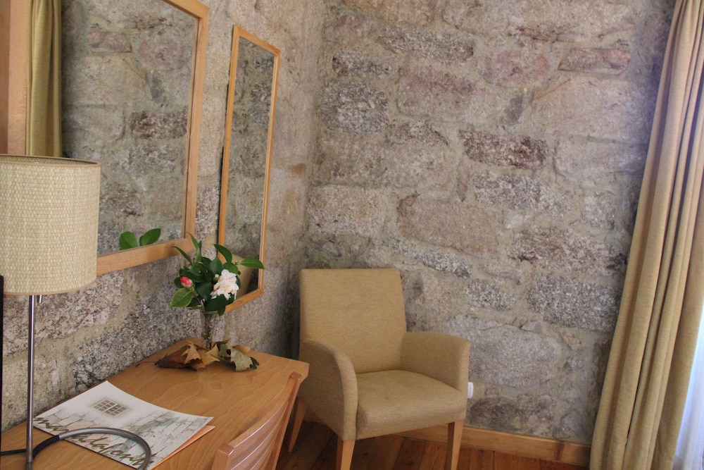 Hotel Rural Maria Da Fonte 23/32