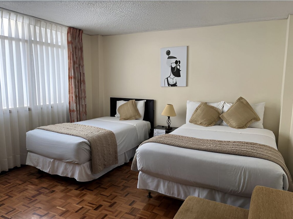 Hotel Embassy 25/57