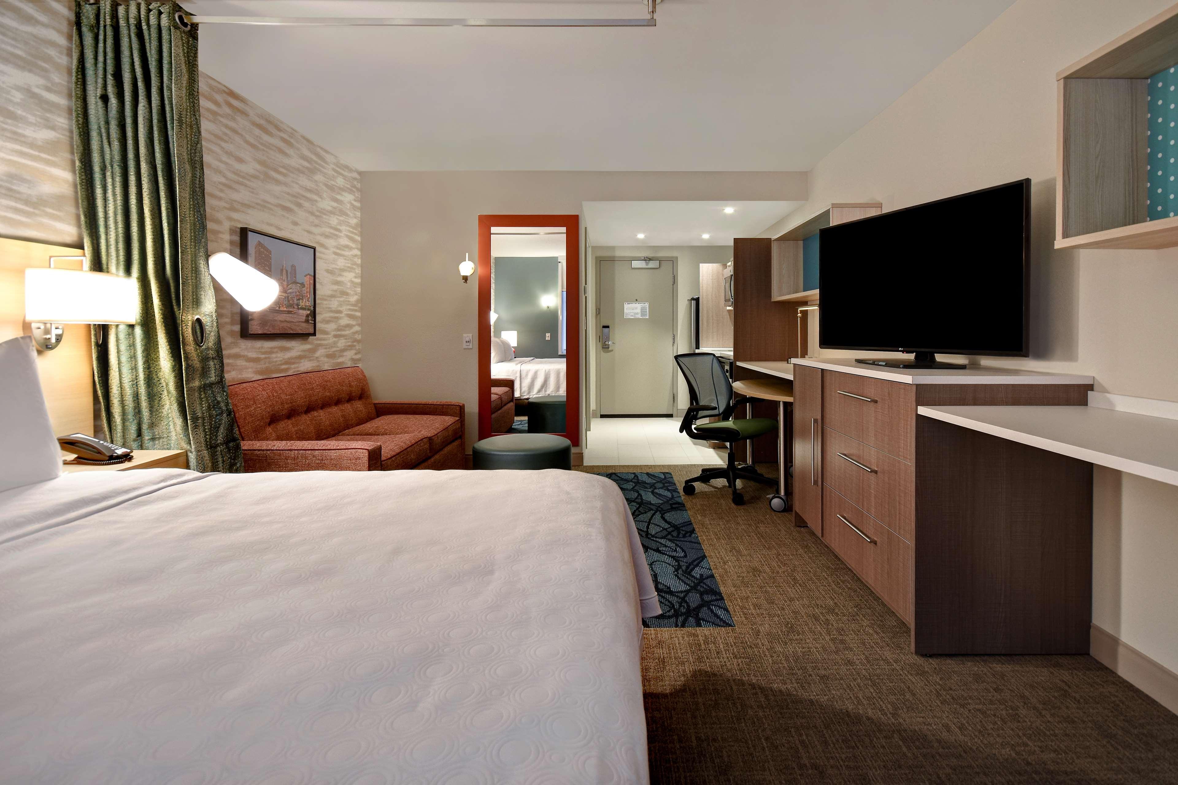 Suite, King Bed