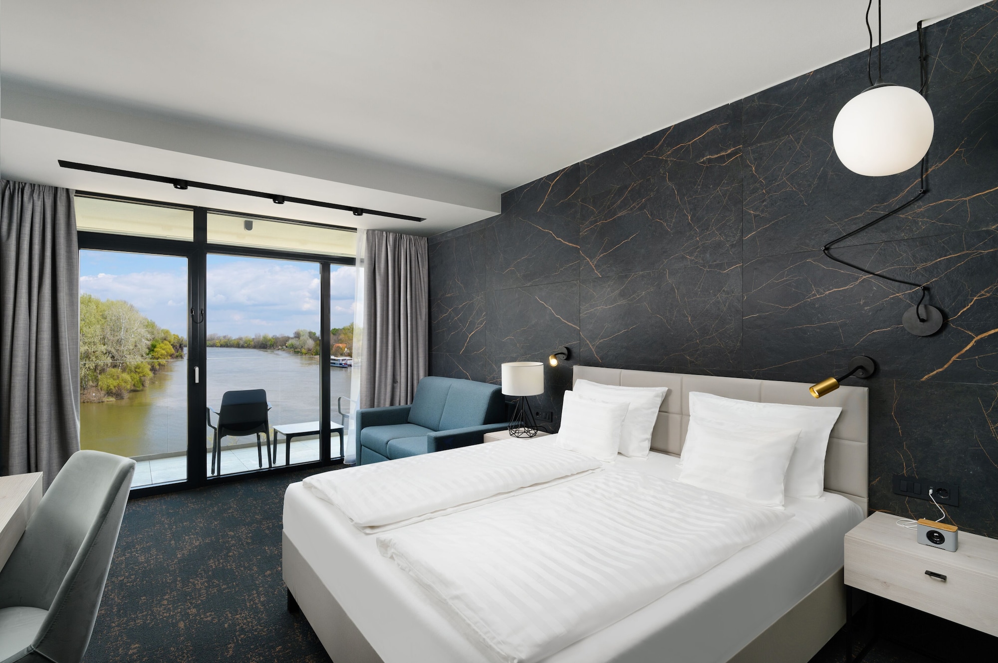 غرفة بريفيليج بسرير مزدوج مع أريكة، Mercure Tokaj Center 2/10