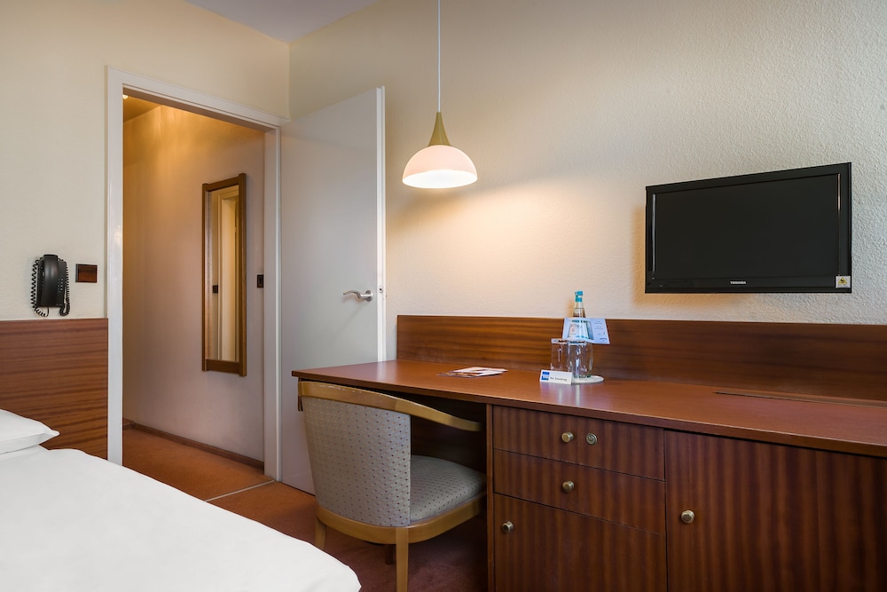 PLAZA INN Rieker Stuttgart Hauptbahnhof 5/65