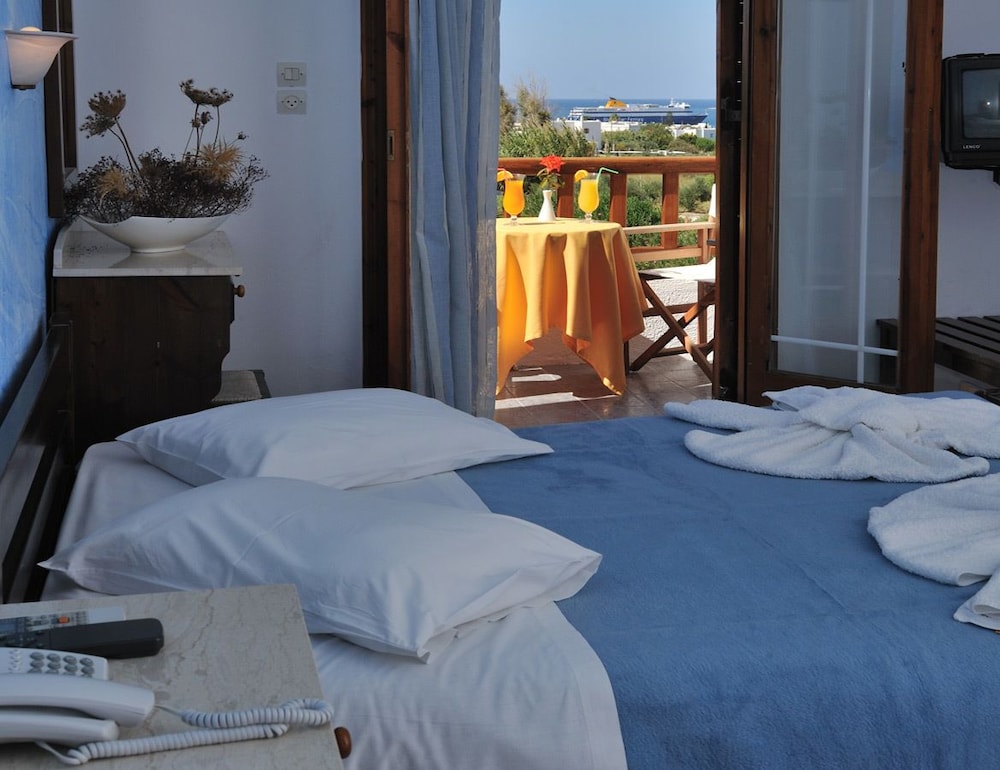 STANDARD, SEA VIEW