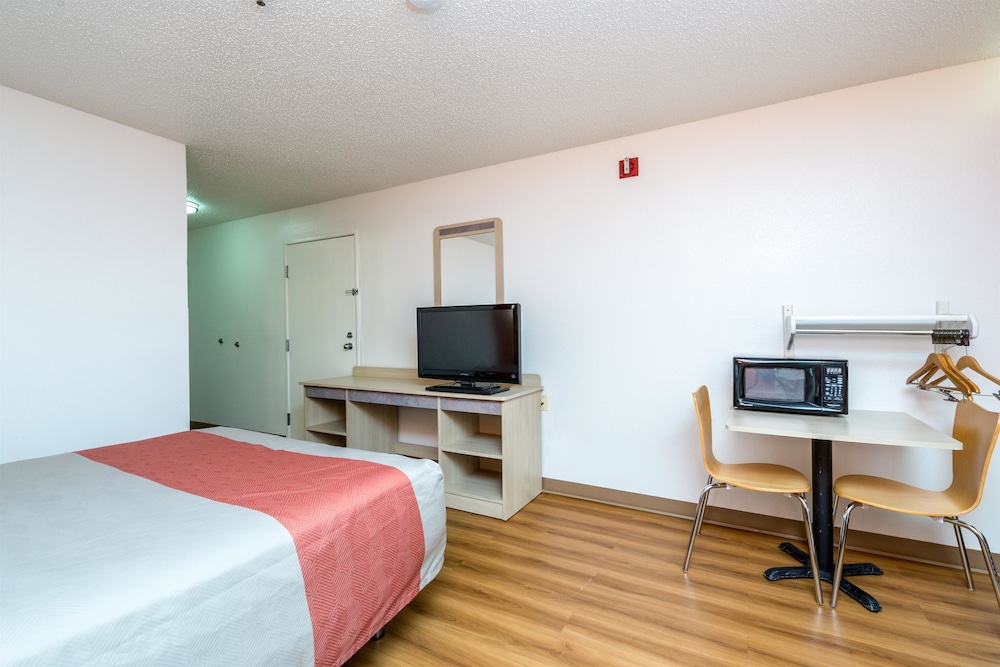 Motel6 Waterloo, IA 23/50