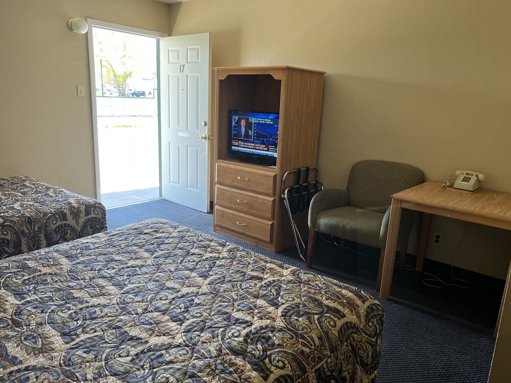 Silver Spur Motel 17/36