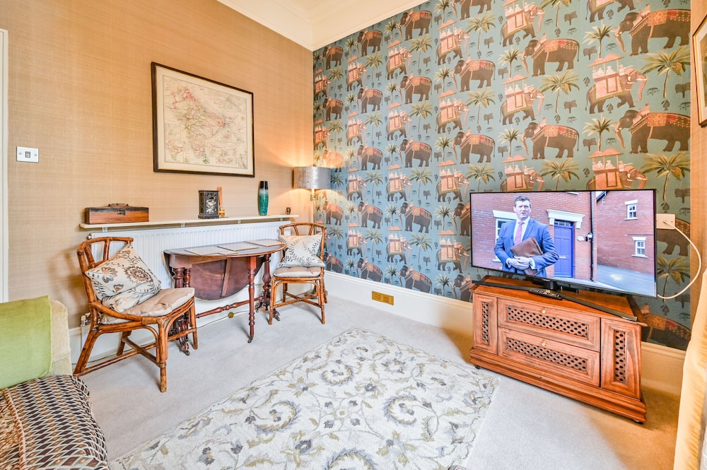 Muntham Holiday Apartments 10/50