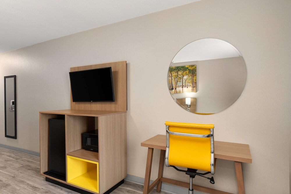 Days Inn by Wyndham Lincoln, AL 41/50