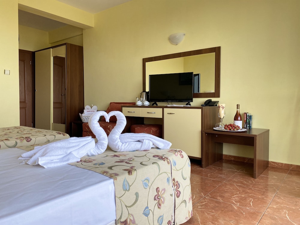 Hotel Zaara 7/32