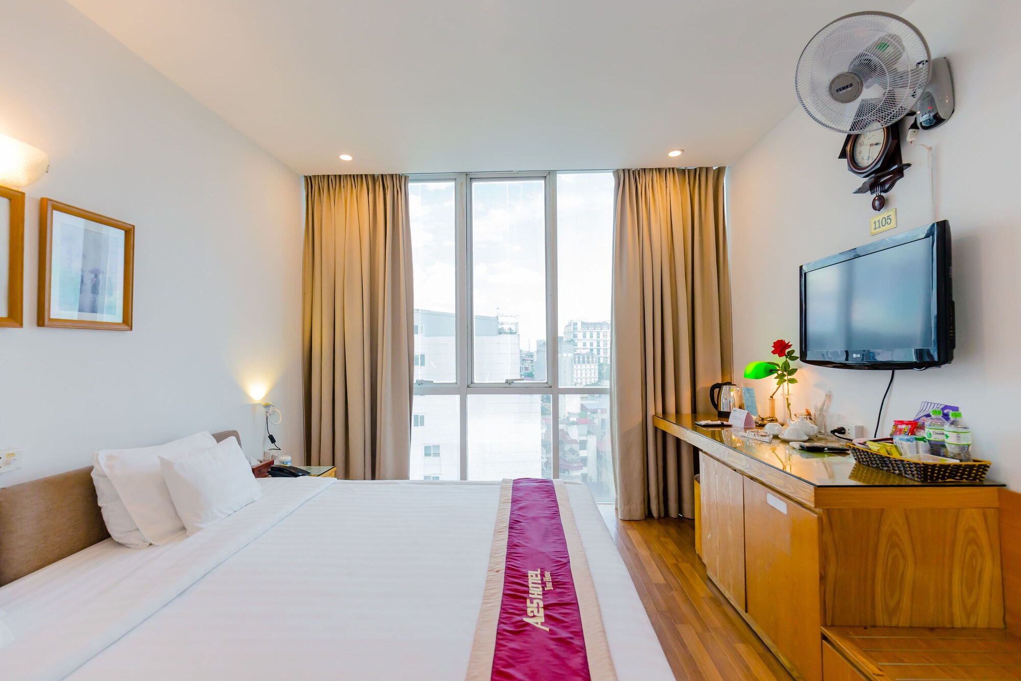 DELUXE, DOUBLE BED