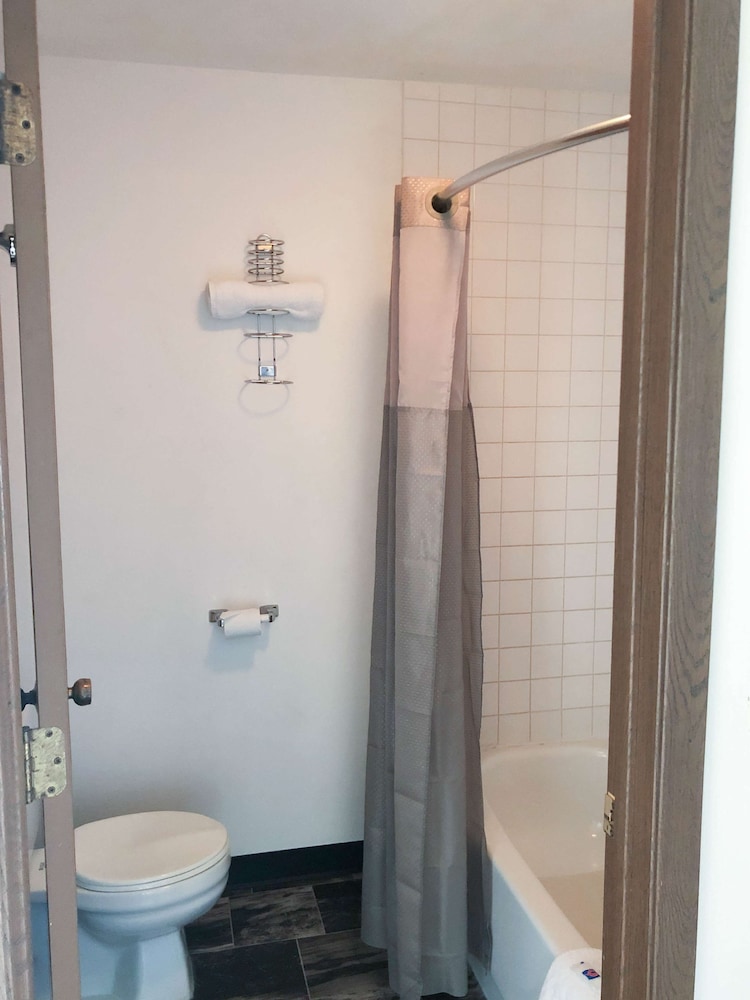 Motel6 Missoula, MT - Wye - Travel Plaza 13/15
