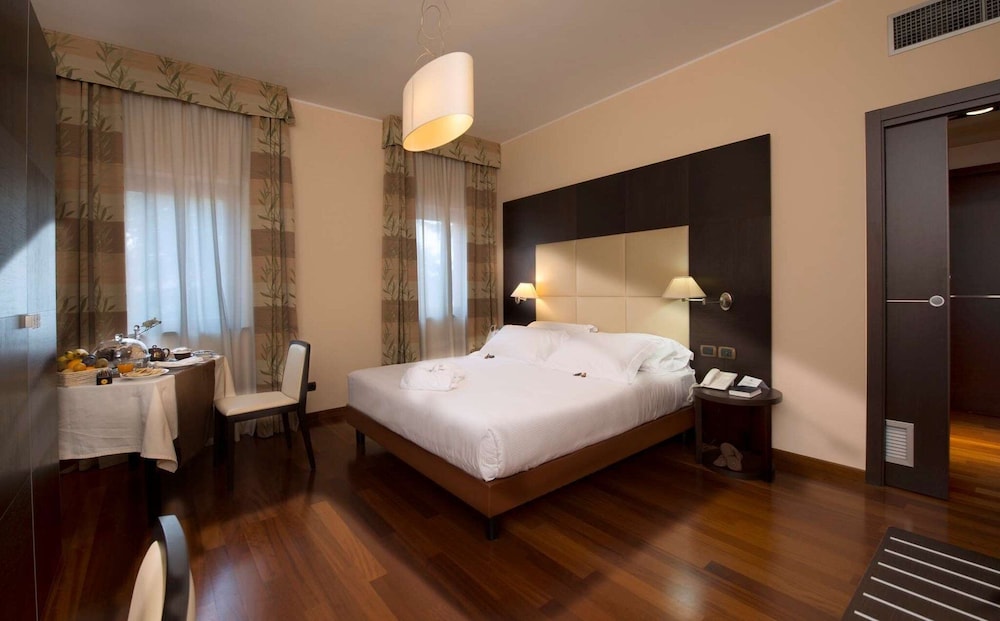 Hotel Guglielmo 8/43