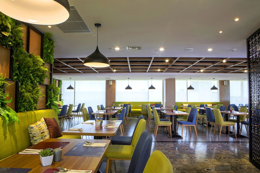 Hotel Dafam Pacific Caesar Surabaya 38/44