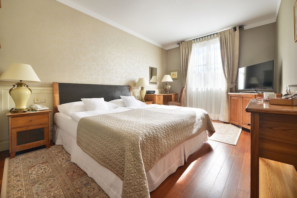 Marrol S Hotel 9/46