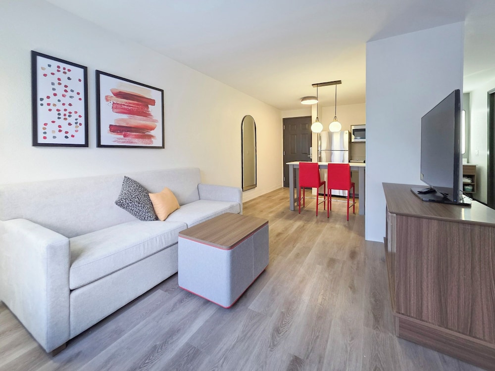 Baymont by Wyndham Auburn Hills South 36/47
