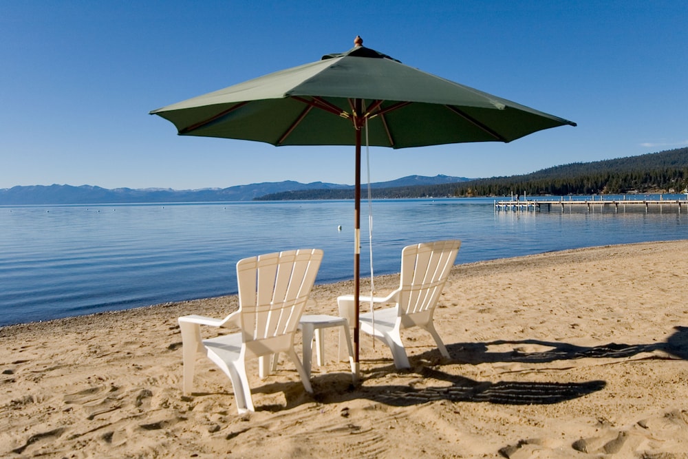 Mourelatos Lakeshore Resort 52/63