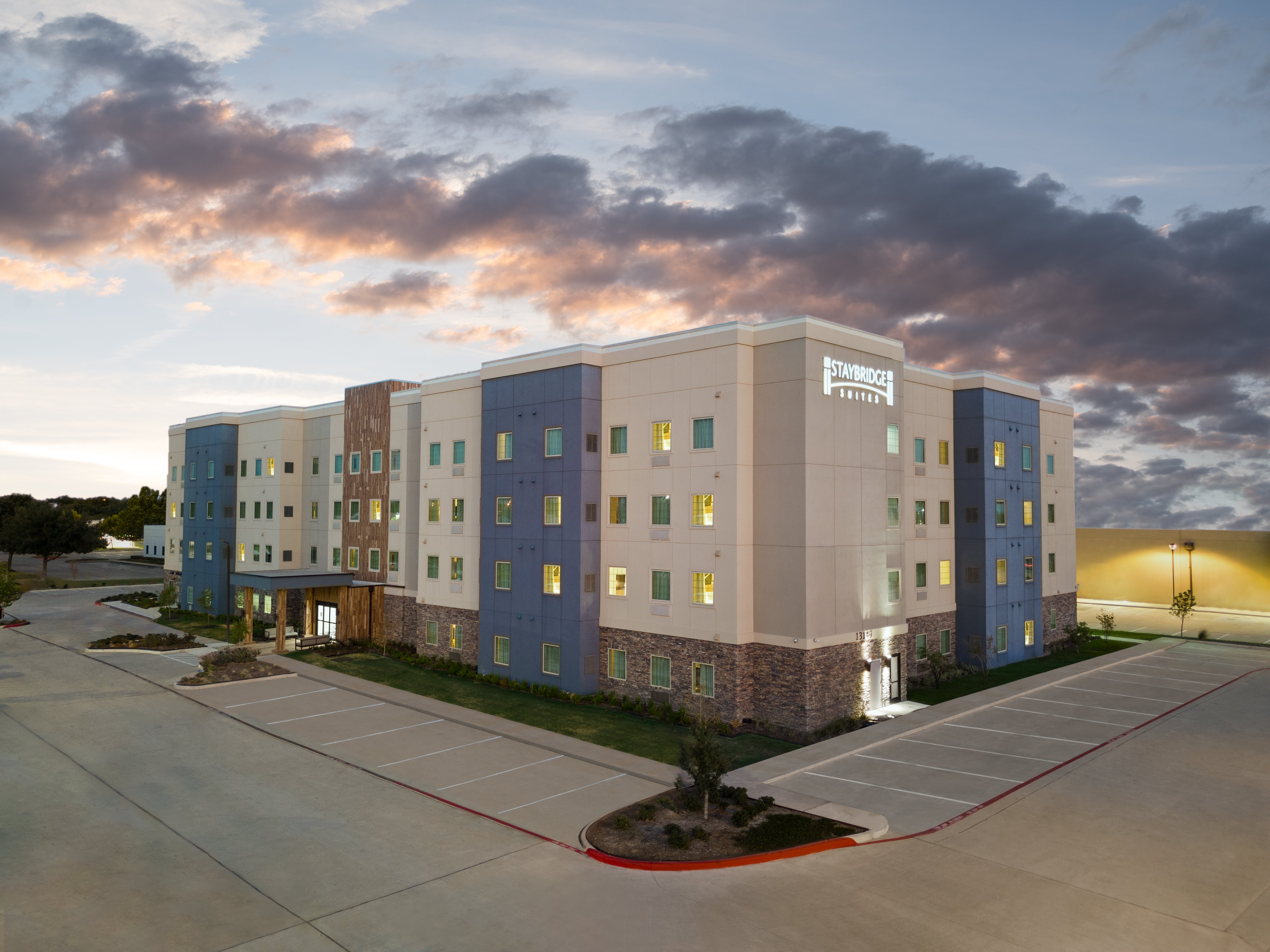 STAYBRIDGE SUITES HOUSTON NW CYPRESS CROSSING 1/44