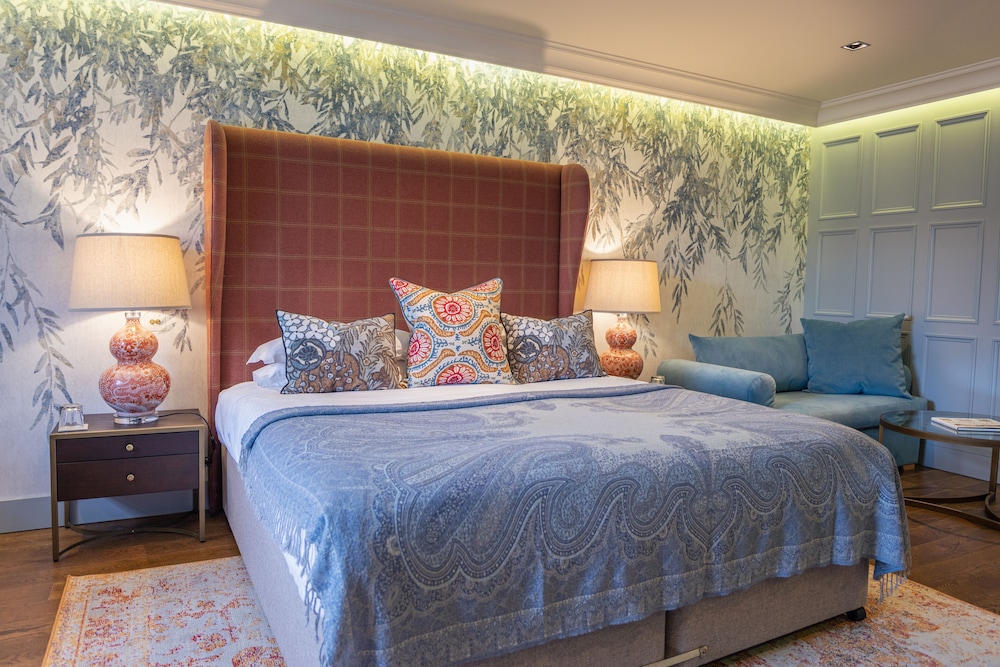 DELUXE, DOUBLE BED