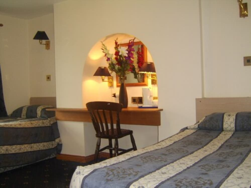 Crescent Hotel 2/41