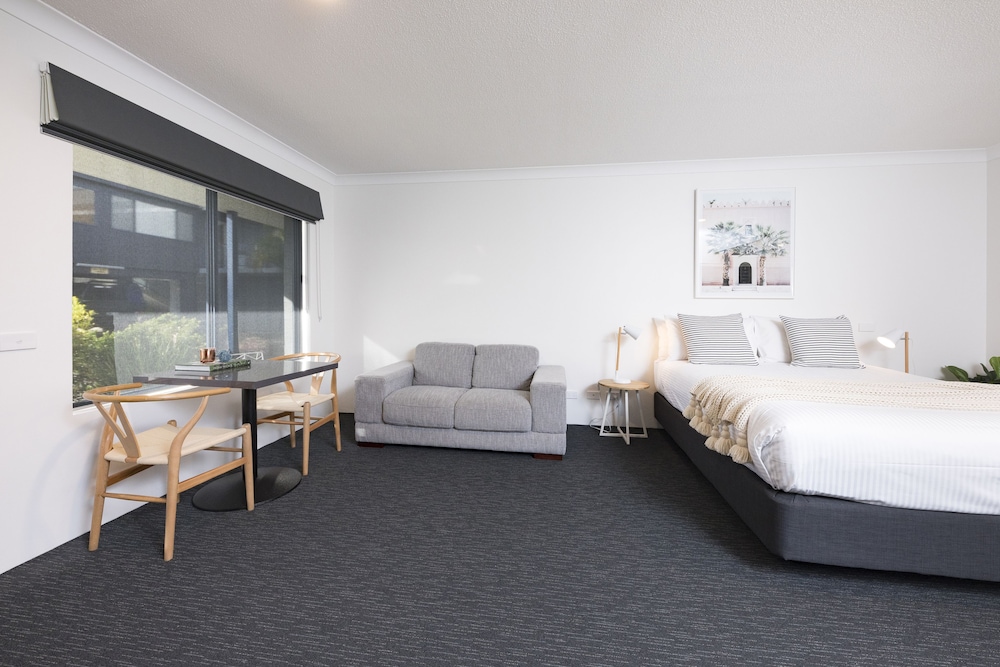 HOTEL FORSTER(FORMERLY LAKESWAY MOTOR INN) 29/65