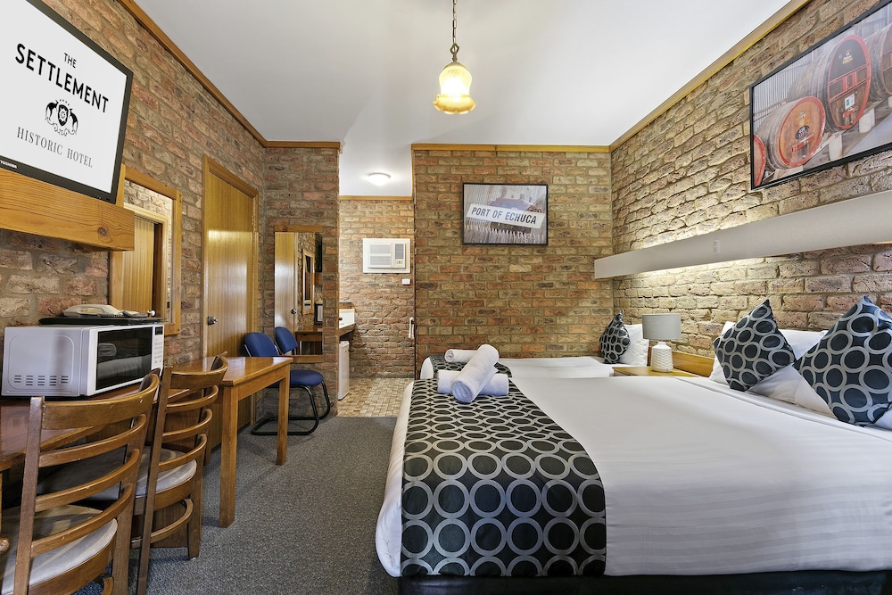 The Settlement Historic Hotel 15/32