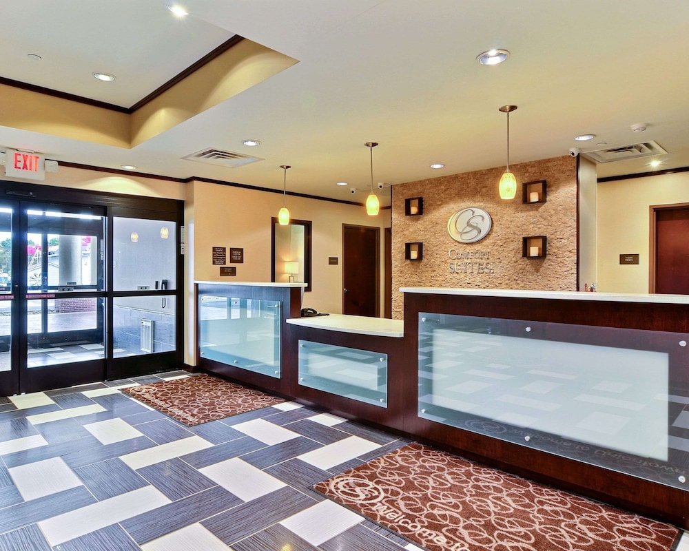 Comfort Suites Uniontown, PA 9/44