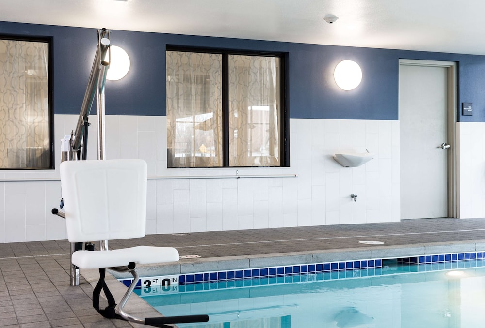 Hampton Inn & Suites La Crosse/Downtown 35/63