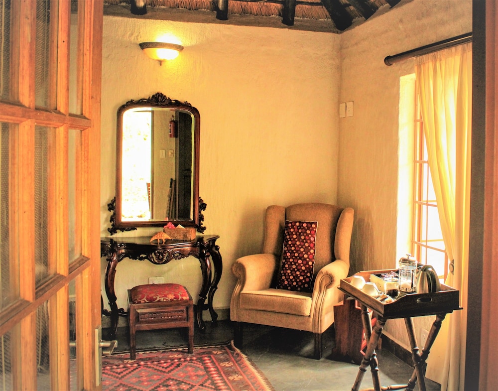 Shikwari Bush Lodge &amp; Pangolin Bush Camp 22/50