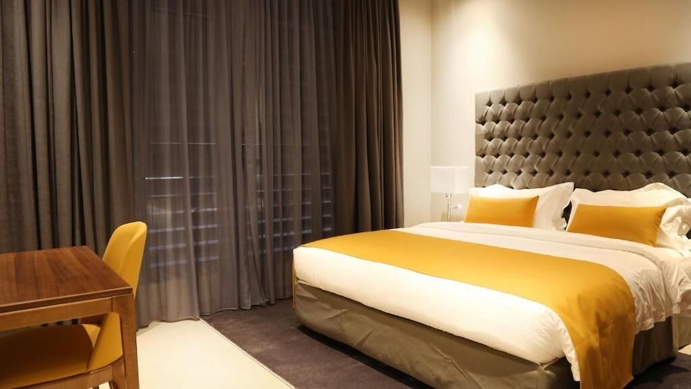 2 BEDROOMS, APARTMENT