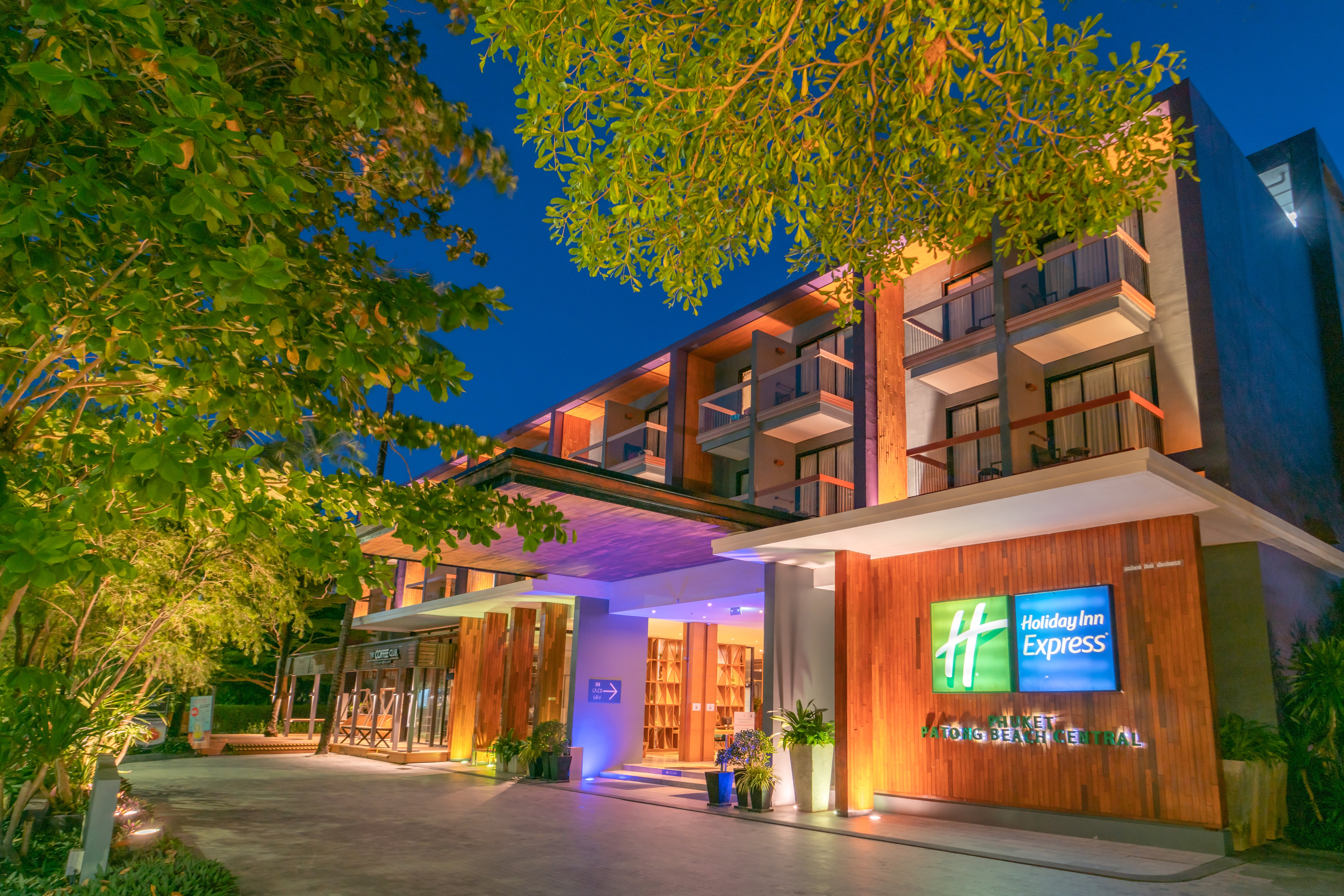 Holiday Inn Express Phuket Patong Beach Central 6/82