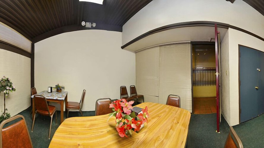Stay Express Inn Athens 33/43