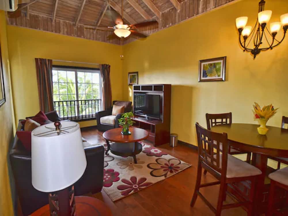 Tropical Lagoon Resort 20/29