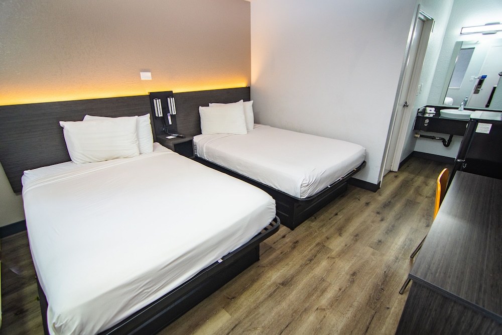 Motel6 Kissimmee, FL - Orlando 25/64