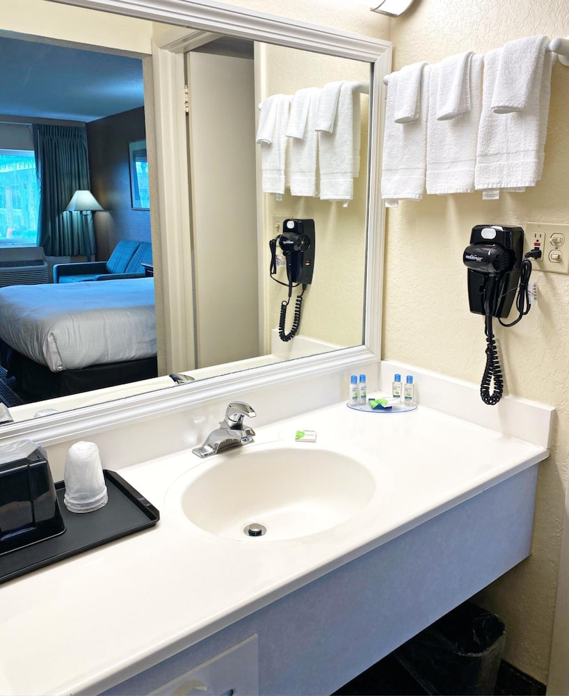 Roadstar Hotel Zephyrhills 26/45