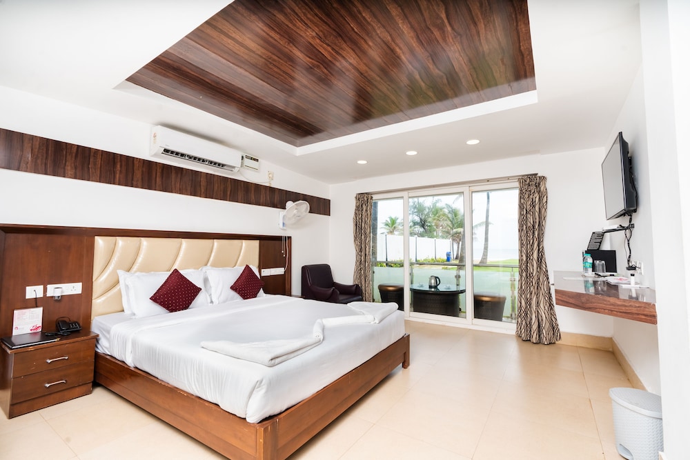 Shelter Beach Resort 19/66