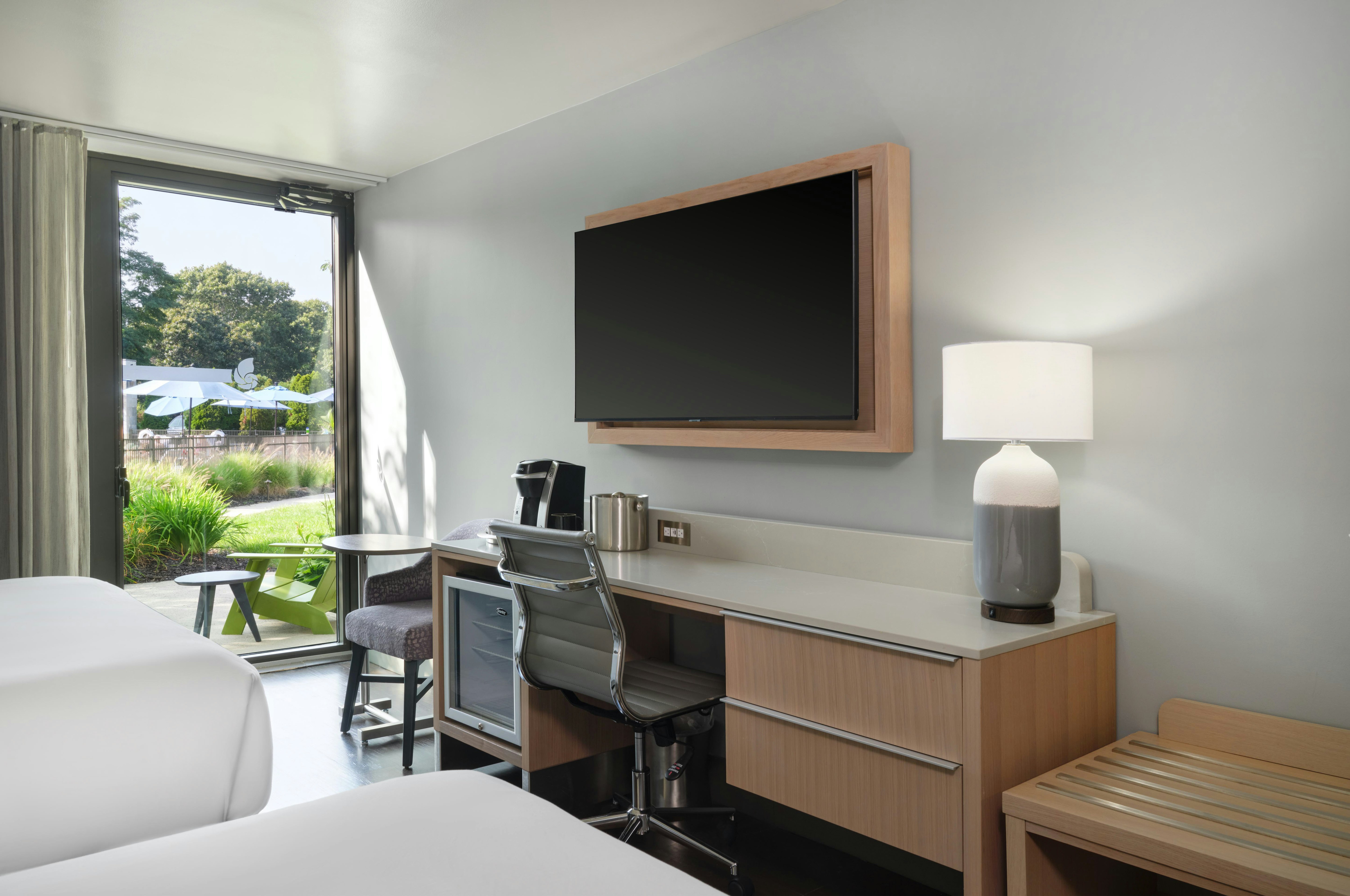 Hotel Indigo Long Island - East End 54/56