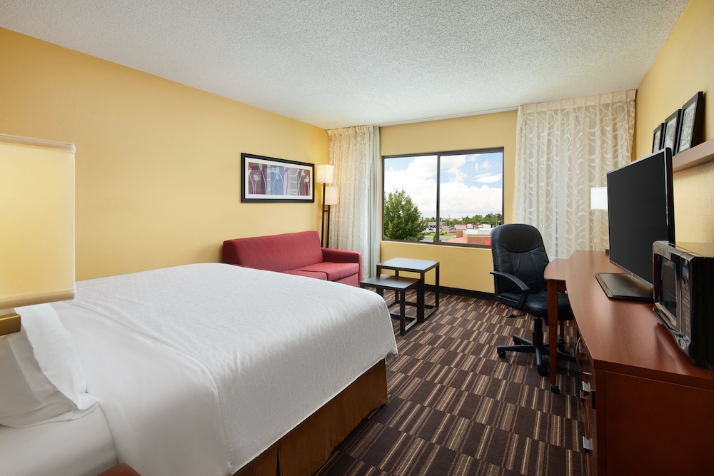 Holiday Inn Express Tifton 19/56