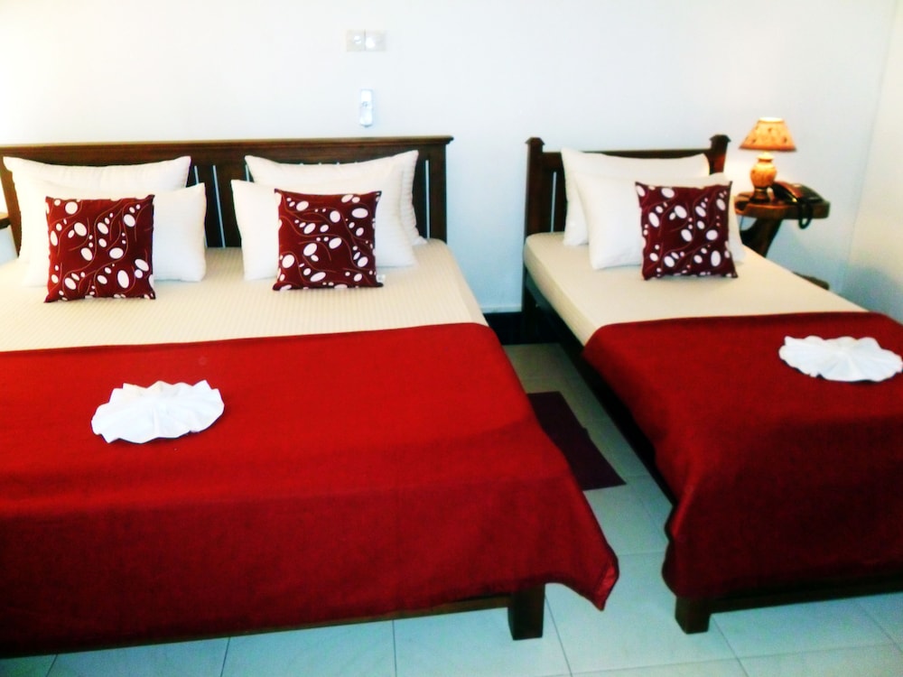 Mahaweli Regent Hotel 15/42