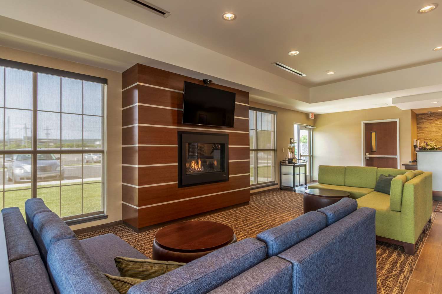 Comfort Inn & Suites - Harrisburg Airport - Hershey South 29/48