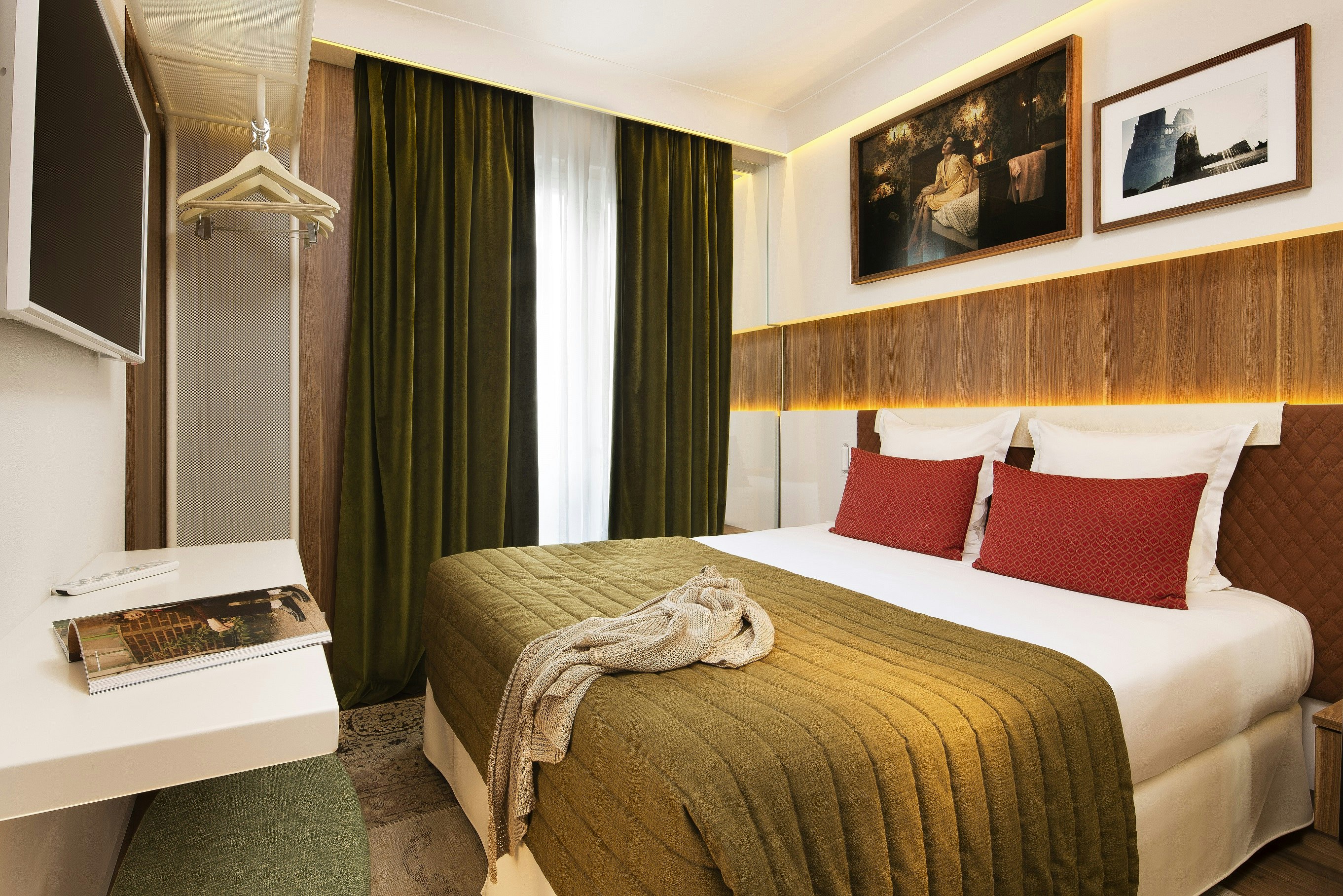 Hotel Eiffel Turenne 23/54