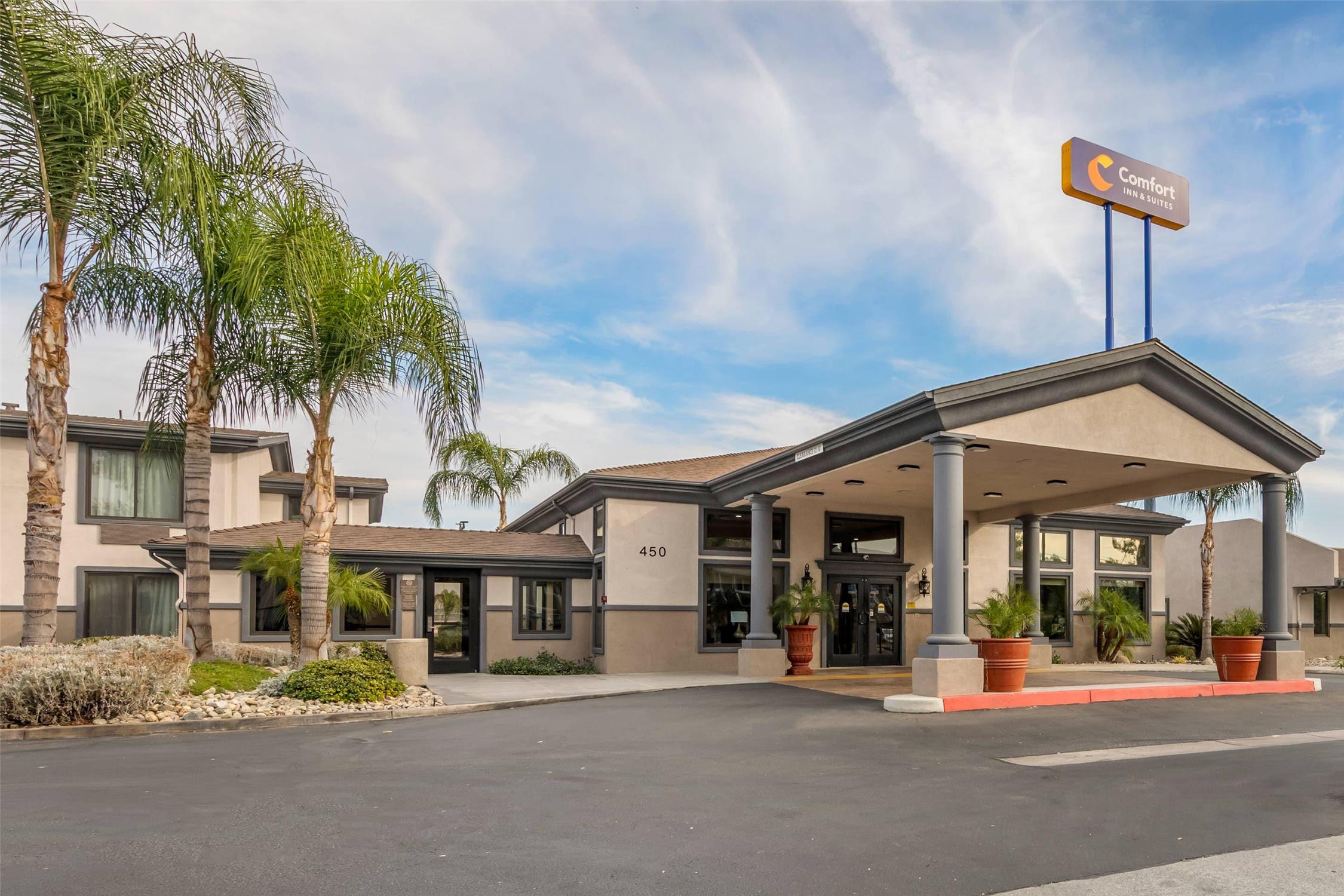 Comfort Inn & Suites San Bernardino 15/16
