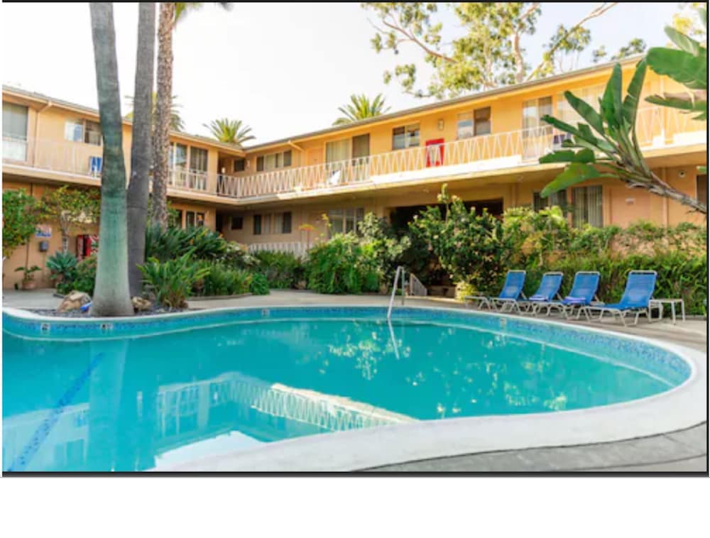 Cal Mar Hotel Suites 8/27