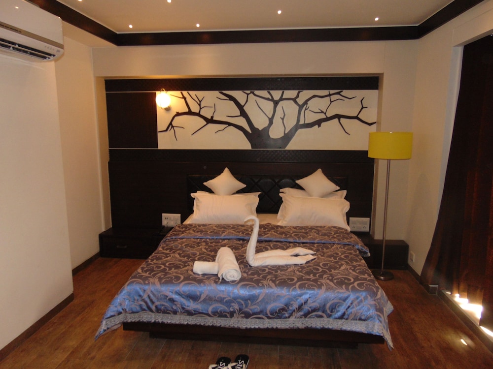 Hotel Grandpragati 15/28